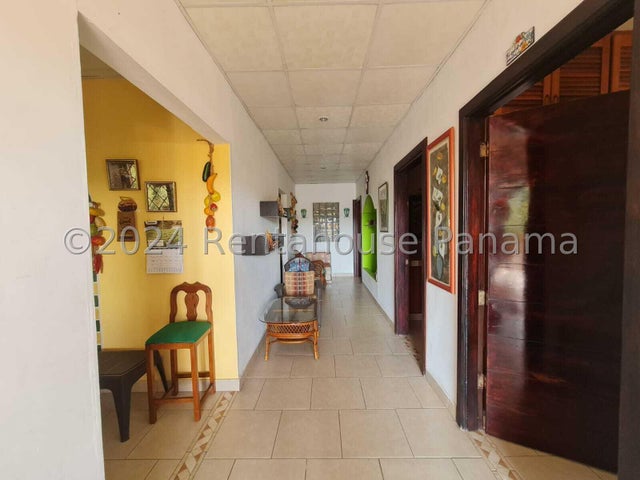 Beautiful Country House in Punta Barco